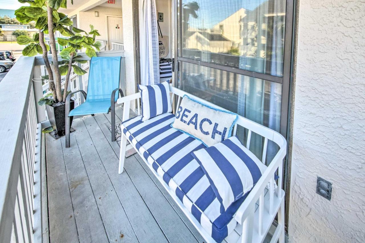Pcb With Pool Access, Steps To Beach! Apartment